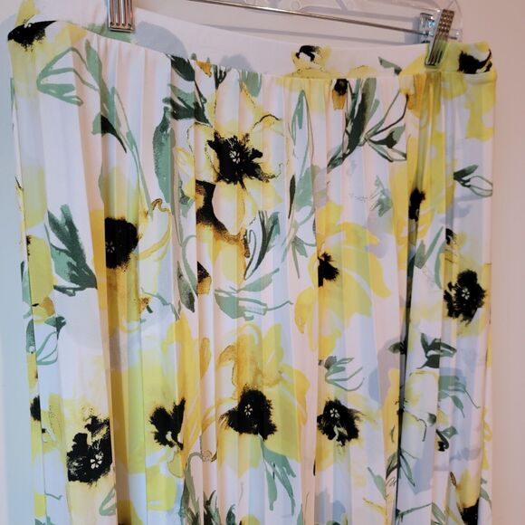 Pleated Floral Skirt Size Large White Yellow Twee Cottage Midi Hyperfeminine - Picture 4 of 7